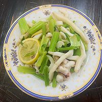 芹菜炒鱿鱼 清炒乌贼鱼 墨鱼的做法图解6
