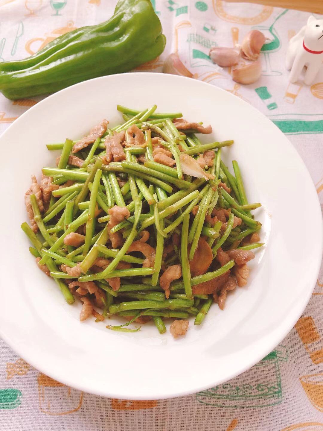 Stir fried shredded pork with Tarragon