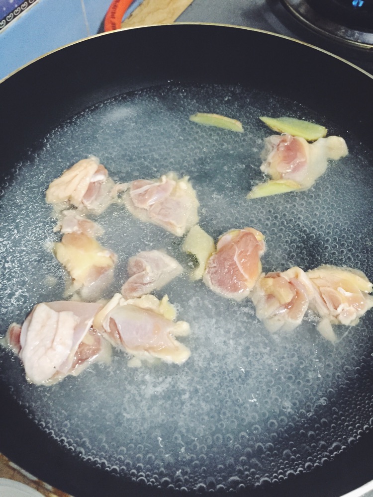 土豆烧鸡的做法图解2