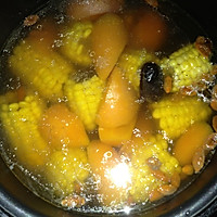 排骨胡萝卜玉米汤的做法图解4
