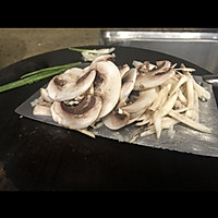 口蘑小肉丝-增强免疫力的做法图解1