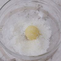 蛋白椰蓉球的做法图解7