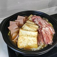热乎乎的午餐肉肥牛豆腐锅的做法图解8