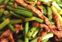 蒜苔炒肉的做法