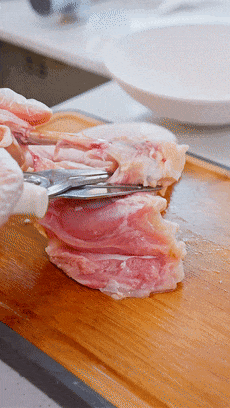 【宝宝辅食】蜂蜜黄油脆皮鸡的做法图解1