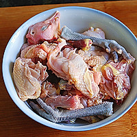 草鸡母鸡汤的做法图解2