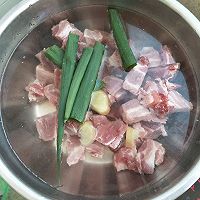 牛肉炖土豆的做法图解1