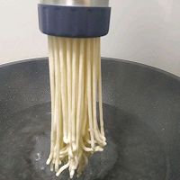 简单快捷早餐也可以在家享用的美味葱油拌面的做法图解14