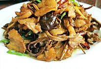 下饭菜～干锅茶树菇五花肉（附铸铁锅开锅方法）的做法
