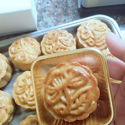 低糖莲蓉蛋黄月饼