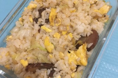 白菜灌肠蛋炒饭