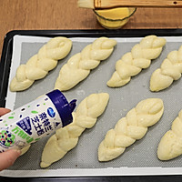 #奈特兰芝士粉挑战赛#  一股辫牛奶面包的做法图解12
