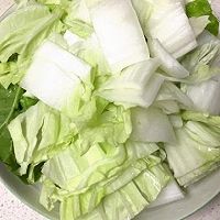 菜饭二合一：白菜香菇鸡蛋面疙瘩的做法图解1