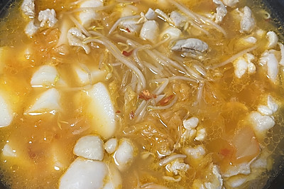 泡菜鸡腿肉锅