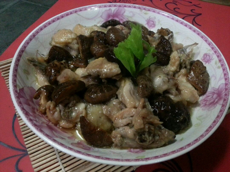 家常蒸菜:冬菇鸡肉美味蒸的做法