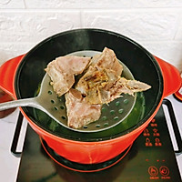 天热不想吃饭,那就来碗清热去火的菜干咸骨粥吧!的做法图解11