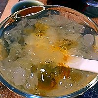 养颜桃胶皂米雪燕银耳羹的做法图解4