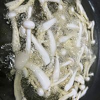 白玉菇炒咸肉的做法图解7