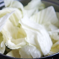 排骨圆白菜炖冻豆腐#母亲节，给妈妈做道菜#的做法图解3