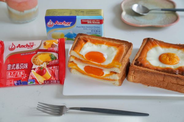 黄金芝士太阳蛋吐司