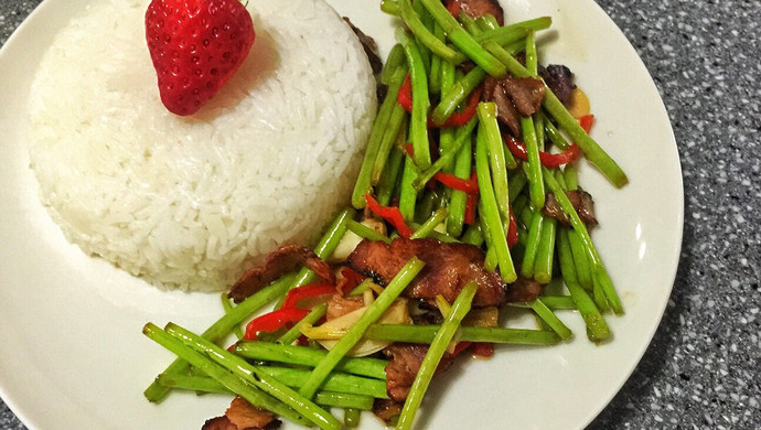 芦蒿培根配白饭