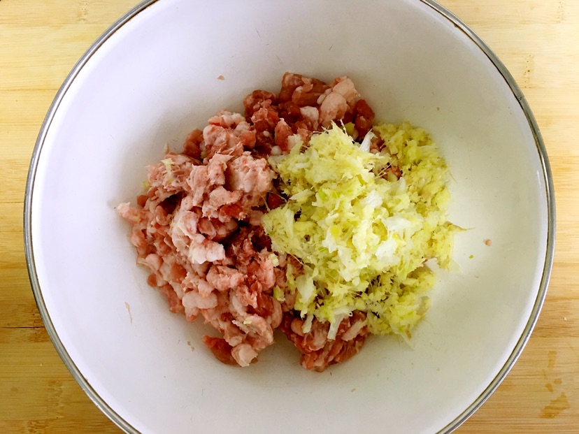 圆白菜猪肉水饺的做法图解7