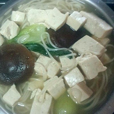青菜豆腐香菇汤面