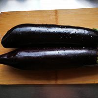 蒜蓉肉末烤茄子的做法图解1
