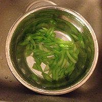  [10分钟系列]芹菜炒腊肉的做法图解4