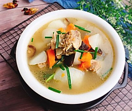 #精品菜谱挑战赛#养生汤+双色萝卜筒骨汤的做法