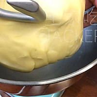 乳酪宝岛面包、乳酪的丝滑与面包的松软交织，让人回味。的做法图解3