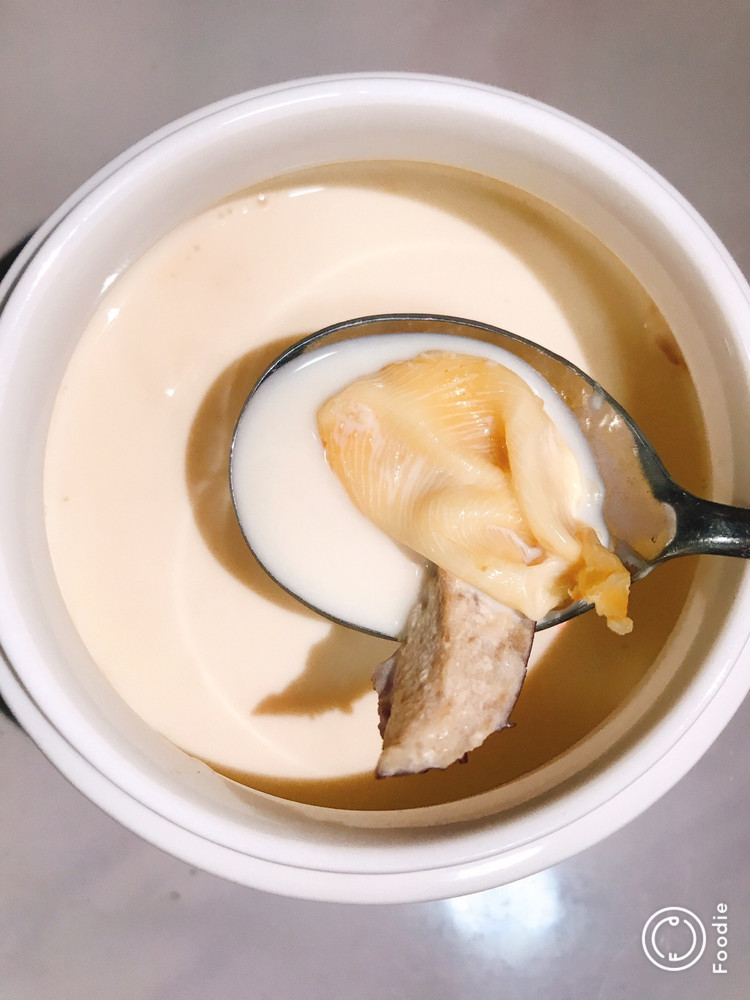 牛奶红枣炖花胶的做法