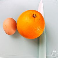 橙子蒸蛋黄的做法图解1