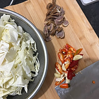 腊肉包菜的做法图解1