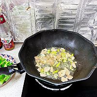 从小吃到大的肉片炒土豆柿子椒，肉香味美色撩人的做法图解5