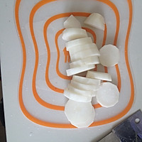 白萝卜排骨美味汤的做法图解2