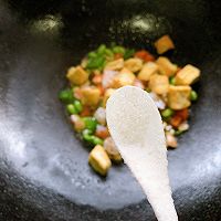 鲜味杂炒舀着吃！豆腐虾仁青豆粒的做法图解13