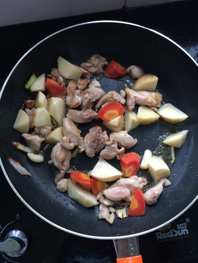 土豆鸡腿肉烧-午时午食食肉食的做法图解6