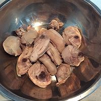 鸡肉香菇炖土豆的做法图解2