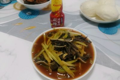 芹菜炒毛肚