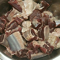 番茄牛肉汤的做法图解1