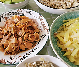 #打工人的健康餐#槐花饭&里脊肉炒千张&清炒土豆丝（条）的做法