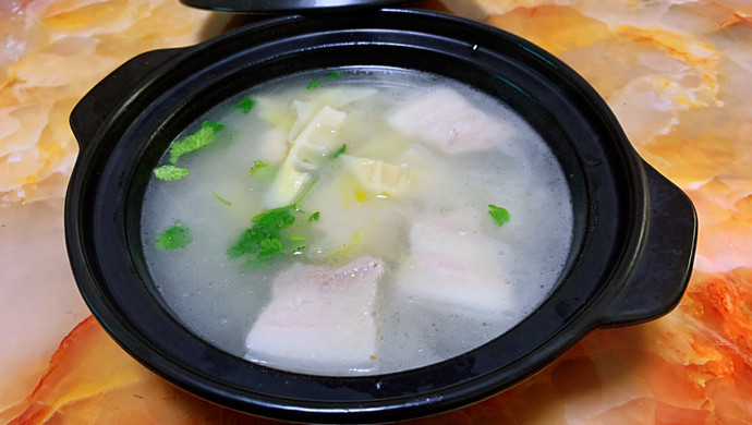 鲜掉眉毛的腌笃鲜