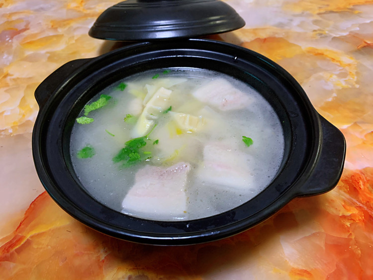 鲜掉眉毛的腌笃鲜的做法