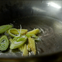 茶树菇干锅鸡的做法图解4