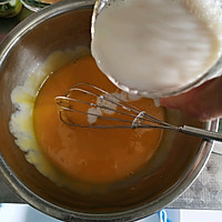 奶油芒果卷－戚风蛋糕卷无油的做法图解5