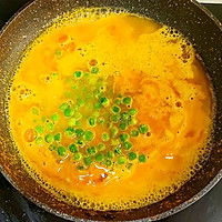 蟹黄豆腐（咸蛋黄版）超下饭快手菜家常菜 （适合新手）的做法图解9