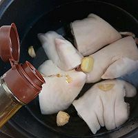黄豆山药玉米猪蹄红枣汤的做法图解3