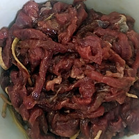 洋葱炒牛肉的做法图解1