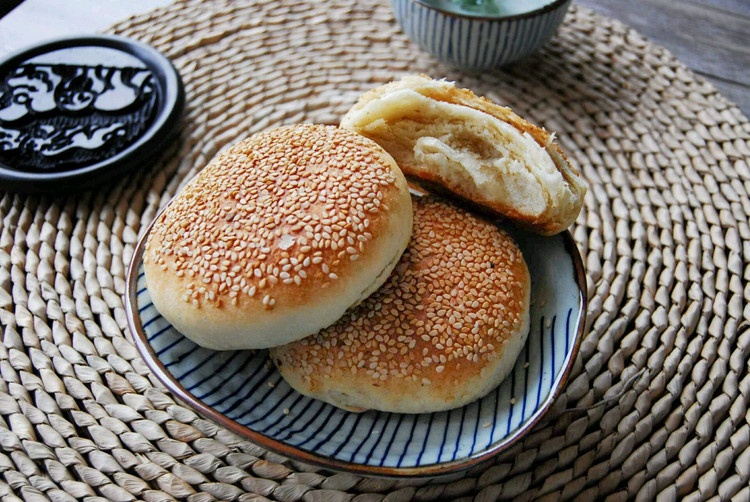 发面芝麻烧饼的做法